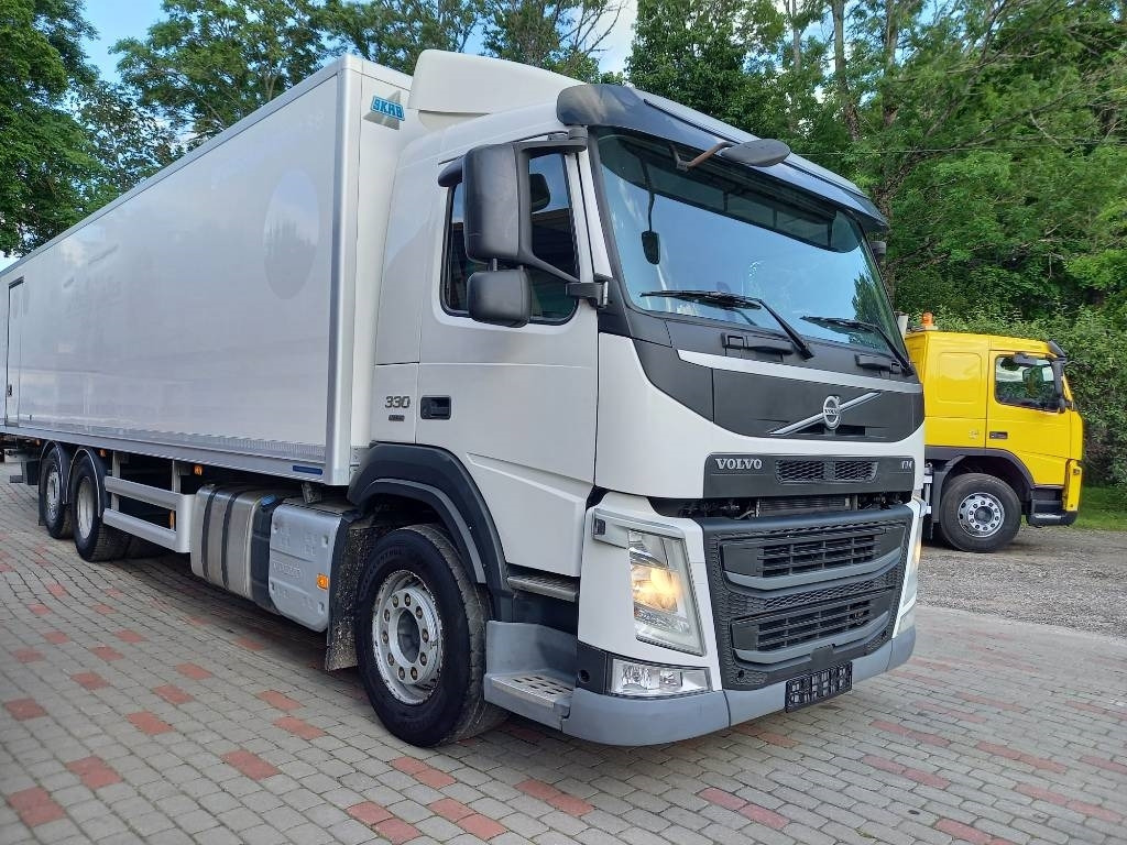 Volvo FM 330, 6x2, CARRIER SUPRA 950 U - Camião frigorífico: foto 5 Volvo FM 330, 6x2, CARRIER SUPRA 950 U - Camião frigorífico: foto 5