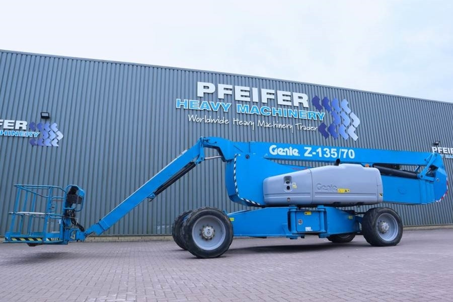 Genie ZX135/70 Diesel, 4x4x4 Drive, 43m Working Height, - Plataforma articulada: foto 1 Genie ZX135/70 Diesel, 4x4x4 Drive, 43m Working Height, - Plataforma articulada: foto 1