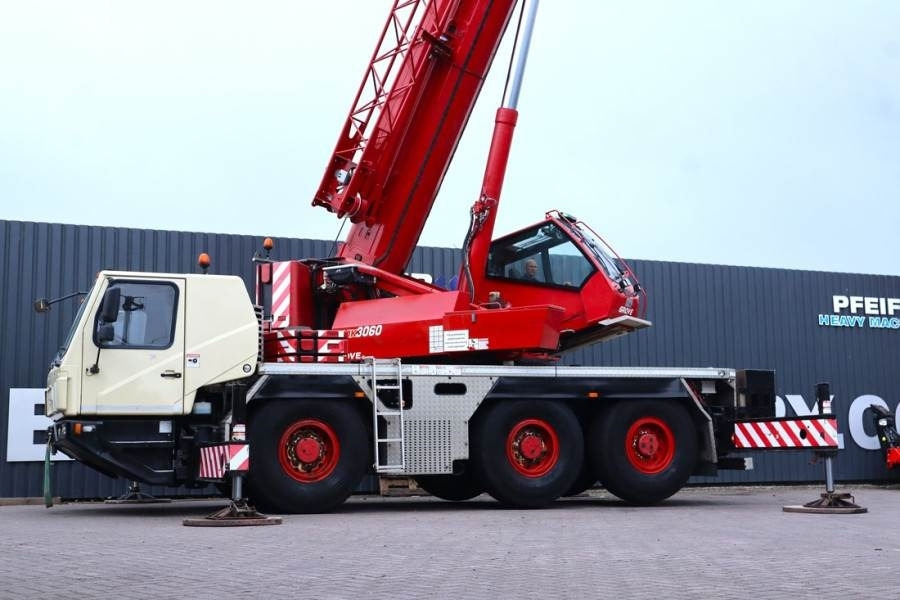 Grove GMK3060 Diesel, 6x6x6 Drive, 60t Capacity, 43m Mai - Grua todo o terreno: foto 2 Grove GMK3060 Diesel, 6x6x6 Drive, 60t Capacity, 43m Mai - Grua todo o terreno: foto 2