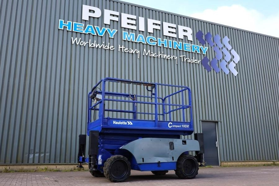 Haulotte COMPACT 10DX Diesel, 4x4 Drive, 10.15m Working Hei - Plataforma de Tijera/ Plataforma de tesoura: foto 1 Haulotte COMPACT 10DX Diesel, 4x4 Drive, 10.15m Working Hei - Plataforma de Tijera/ Plataforma de tesoura: foto 1