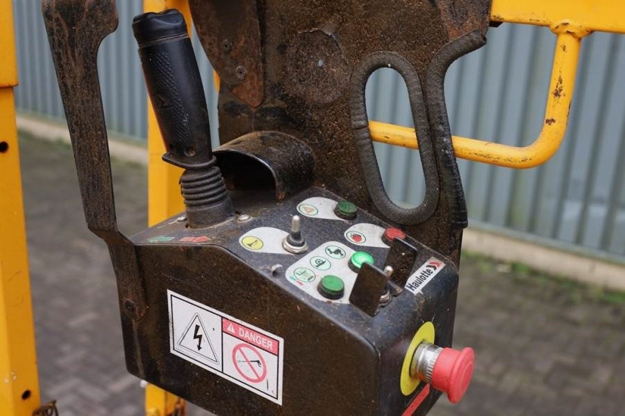 Haulotte Compact 10N As-Is, Electric, 10m Working Height, 2 - Plataforma de Tijera/ Plataforma de tesoura: foto 5 Haulotte Compact 10N As-Is, Electric, 10m Working Height, 2 - Plataforma de Tijera/ Plataforma de tesoura: foto 5