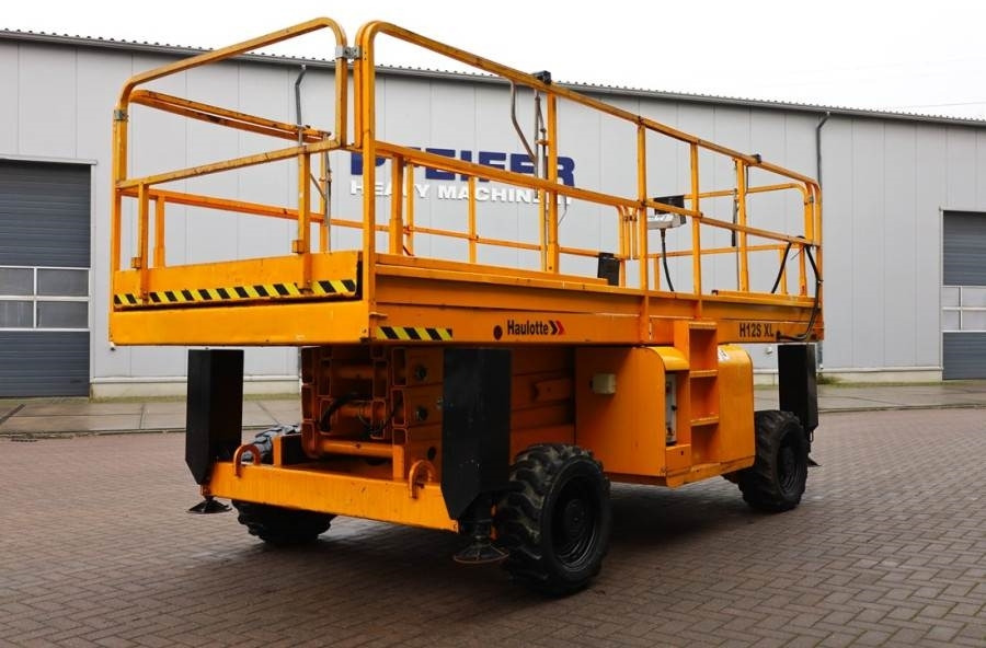 Haulotte H12SXL Diesel, 4x4 Drive, 12m Working Height, 700k - Plataforma de Tijera/ Plataforma de tesoura: foto 2 Haulotte H12SXL Diesel, 4x4 Drive, 12m Working Height, 700k - Plataforma de Tijera/ Plataforma de tesoura: foto 2