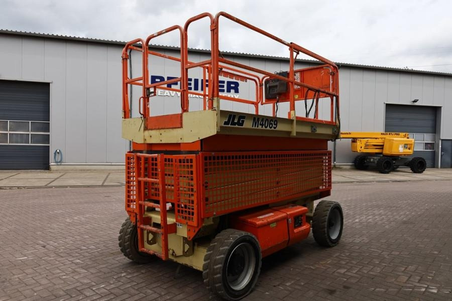 JLG M4069 Hybrid, 14.2m Working Height, 360kg Capacity - Plataforma de Tijera/ Plataforma de tesoura: foto 2 JLG M4069 Hybrid, 14.2m Working Height, 360kg Capacity - Plataforma de Tijera/ Plataforma de tesoura: foto 2