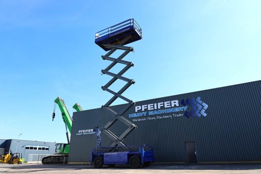 Liftlux SL245-25D 4WD Diesel, 4x4 Drive, 26.5m Working Hei  - Plataforma de Tijera/ Plataforma de tesoura: foto 3 Liftlux SL245-25D 4WD Diesel, 4x4 Drive, 26.5m Working Hei  - Plataforma de Tijera/ Plataforma de tesoura: foto 3