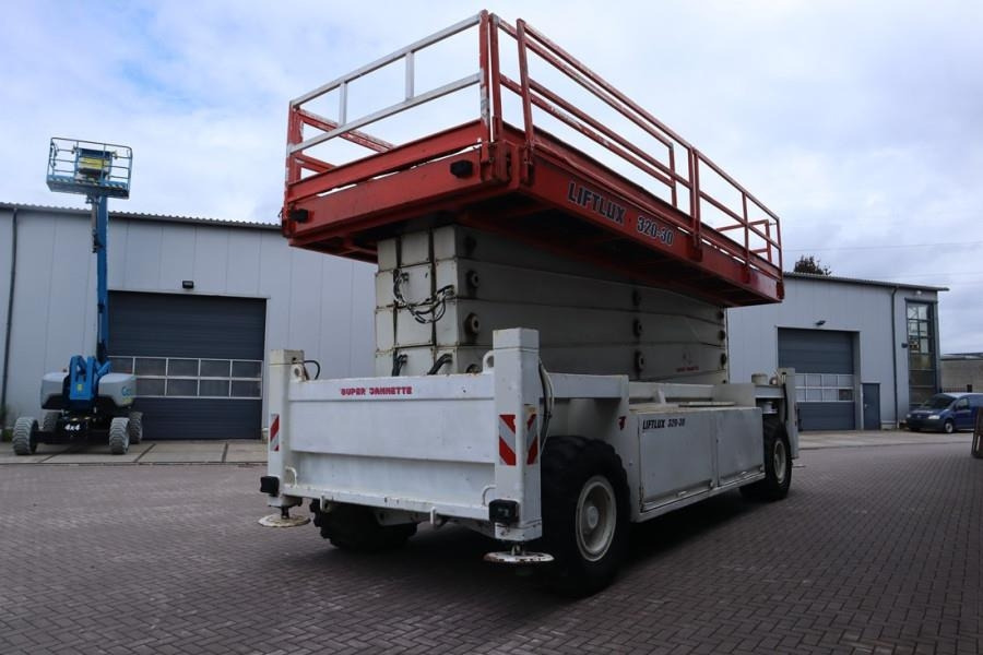 Liftlux SL320-30DS Diesel, 4x4 Drive, 34m Working Height, - Plataforma de Tijera/ Plataforma de tesoura: foto 2 Liftlux SL320-30DS Diesel, 4x4 Drive, 34m Working Height, - Plataforma de Tijera/ Plataforma de tesoura: foto 2