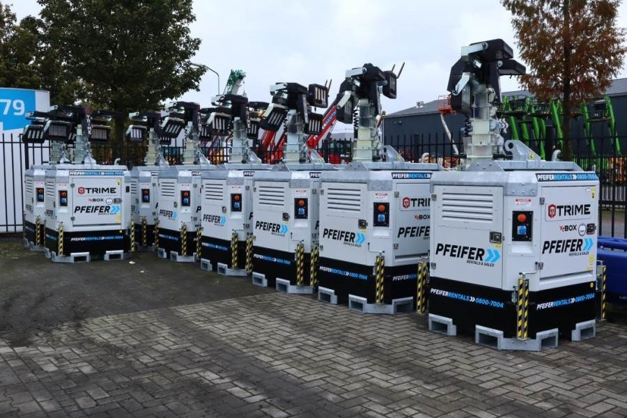 Trime X-BOX 4x320W Valid inspection, *Guarantee! Hydr. V - Torre de iluminação: foto 1 Trime X-BOX 4x320W Valid inspection, *Guarantee! Hydr. V - Torre de iluminação: foto 1