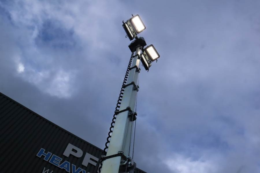 Trime X-BOX 4x320W Valid inspection, *Guarantee! Hydr. V - Torre de iluminação: foto 3 Trime X-BOX 4x320W Valid inspection, *Guarantee! Hydr. V - Torre de iluminação: foto 3