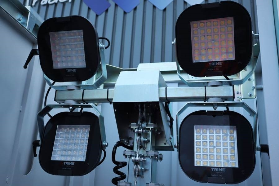 Trime X-BOX M 4x160W Valid inspection, *Guarantee! - Torre de iluminação: foto 4 Trime X-BOX M 4x160W Valid inspection, *Guarantee! - Torre de iluminação: foto 4