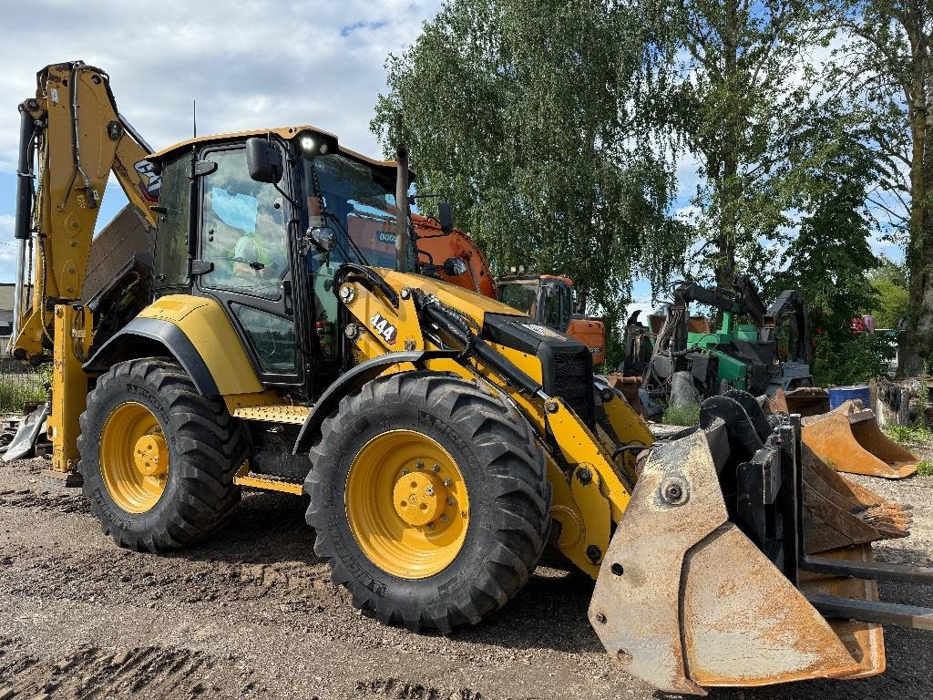 CAT 444 - Retroescavadeira: foto 1 CAT 444 - Retroescavadeira: foto 1