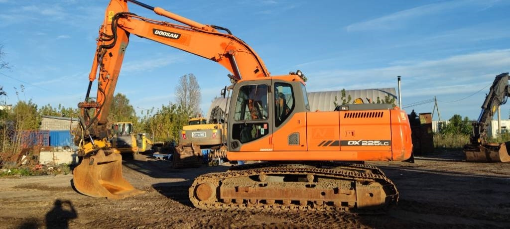 Doosan 225 LC - Escavadora de rastos: foto 1 Doosan 225 LC - Escavadora de rastos: foto 1