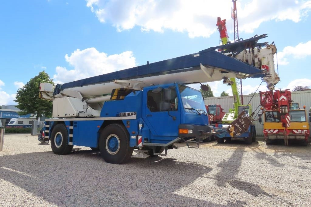 Liebherr LTM 1040-2.1 - Grua todo o terreno: foto 2 Liebherr LTM 1040-2.1 - Grua todo o terreno: foto 2