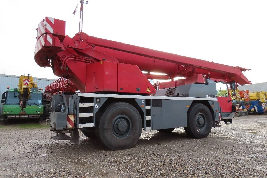Liebherr LTM 1040-2.1 - Grua todo o terreno: foto 3 Liebherr LTM 1040-2.1 - Grua todo o terreno: foto 3
