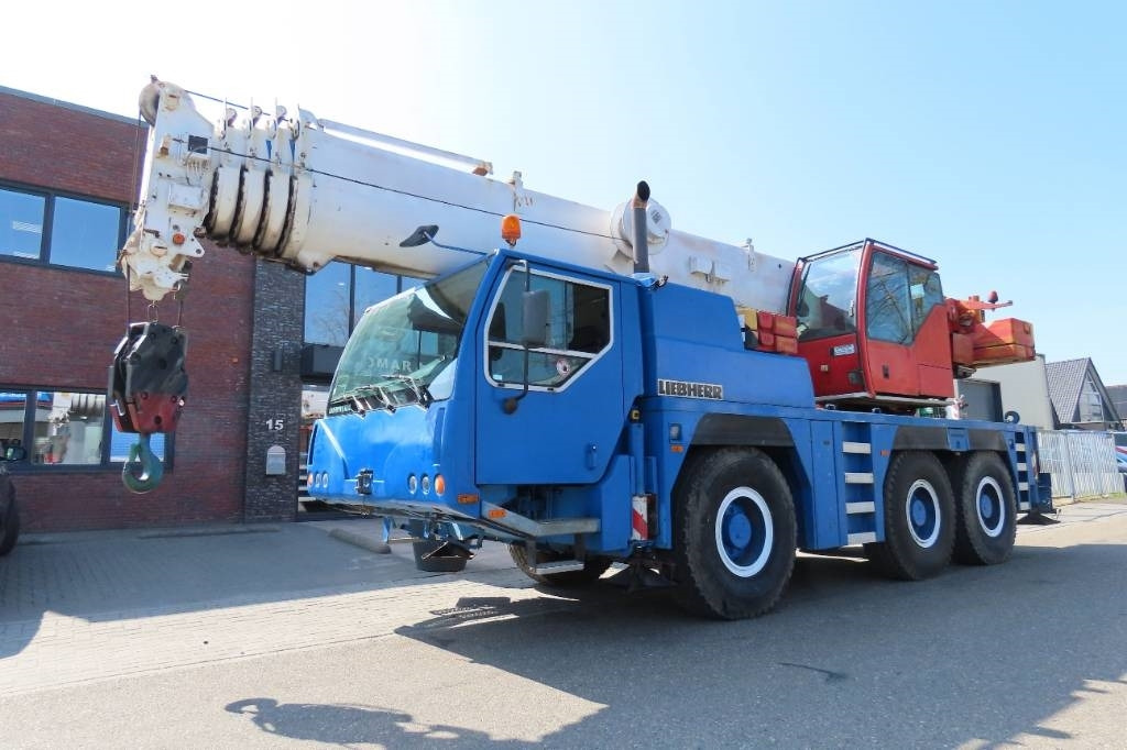 Liebherr LTM 1055-1 - Grua todo o terreno: foto 1 Liebherr LTM 1055-1 - Grua todo o terreno: foto 1