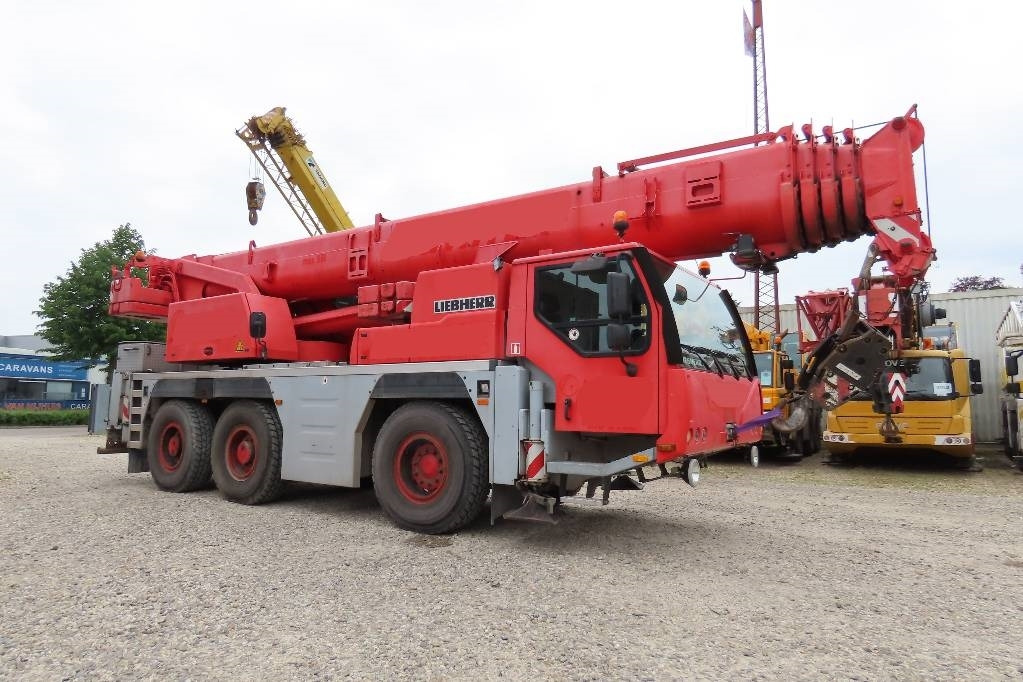 Liebherr LTM 1055-3.2 - Grua todo o terreno: foto 2 Liebherr LTM 1055-3.2 - Grua todo o terreno: foto 2