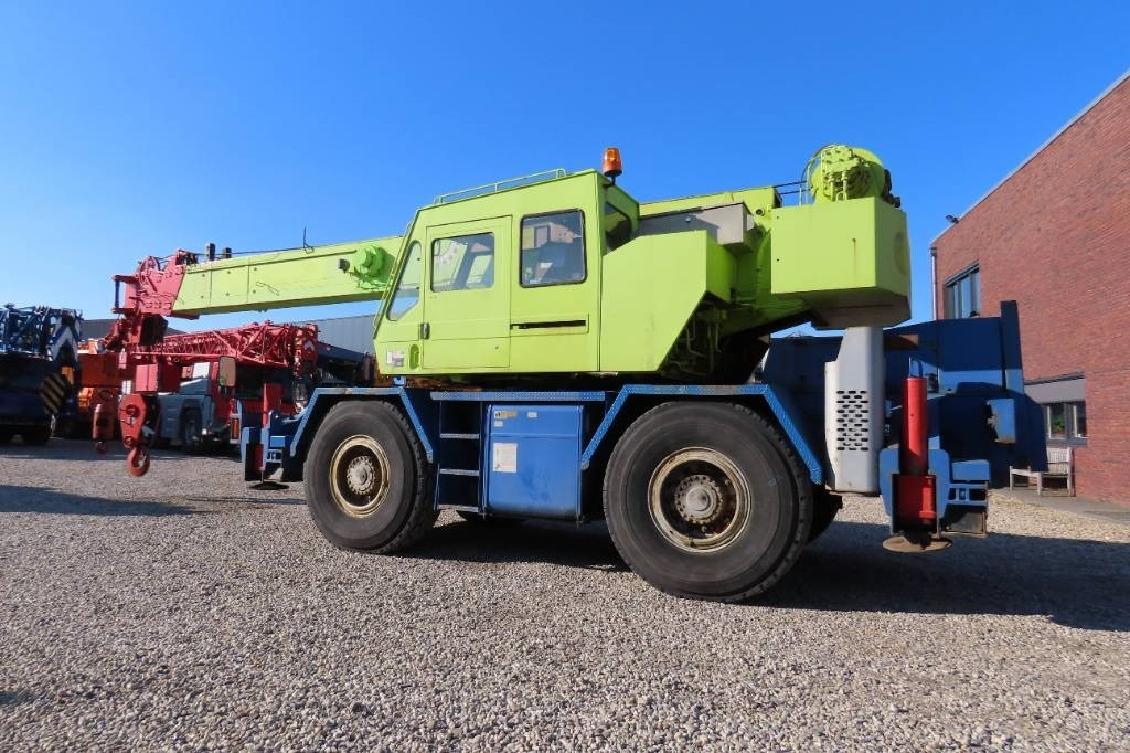 Tadano TR 250 E - Grua móvel: foto 3 Tadano TR 250 E - Grua móvel: foto 3
