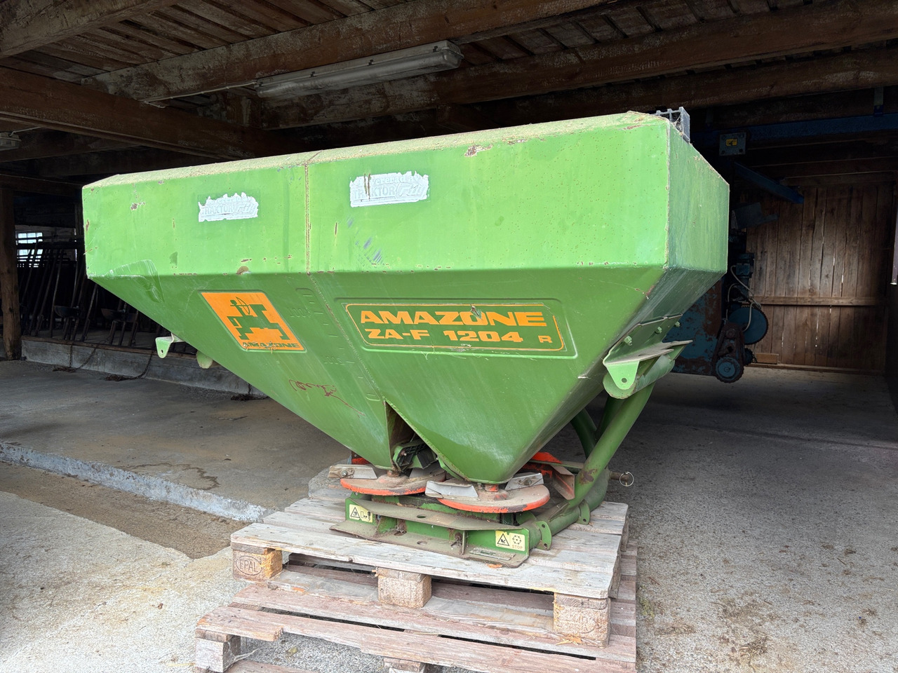 Amazone ZA-F 1204 R - Distribuidor de fertilizantes: foto 1 Amazone ZA-F 1204 R - Distribuidor de fertilizantes: foto 1