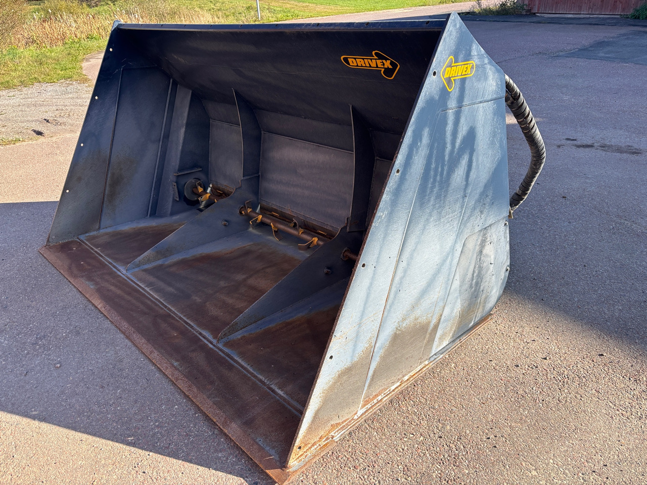 Drivex SS330-BM - Espalhador de areia/ Sal: foto 1 Drivex SS330-BM - Espalhador de areia/ Sal: foto 1