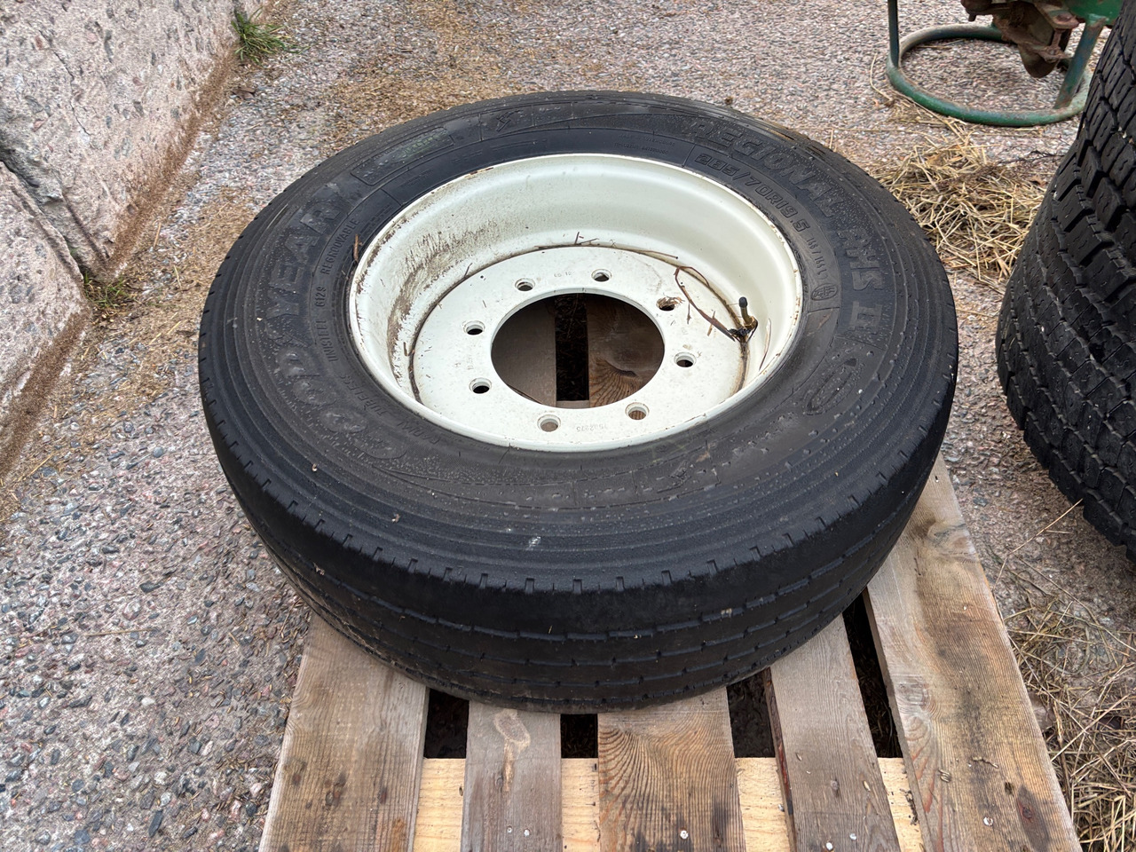 Goodyear 285/70R19,5 - Pneu para Máquina agrícola: foto 1 Goodyear 285/70R19,5 - Pneu para Máquina agrícola: foto 1