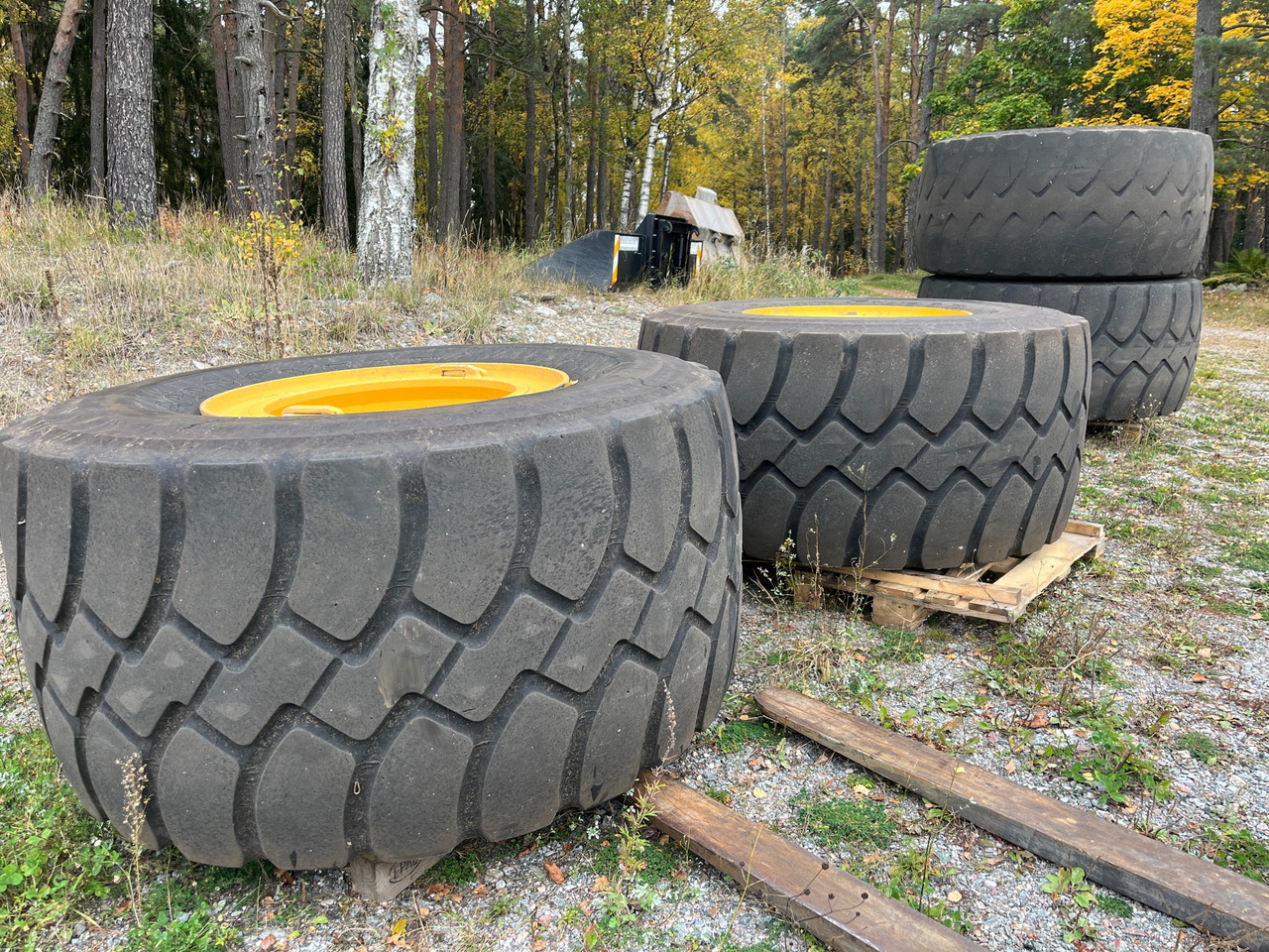Goodyear 875/65R29 4 st - Pneu para Máquina de construção: foto 1 Goodyear 875/65R29 4 st - Pneu para Máquina de construção: foto 1