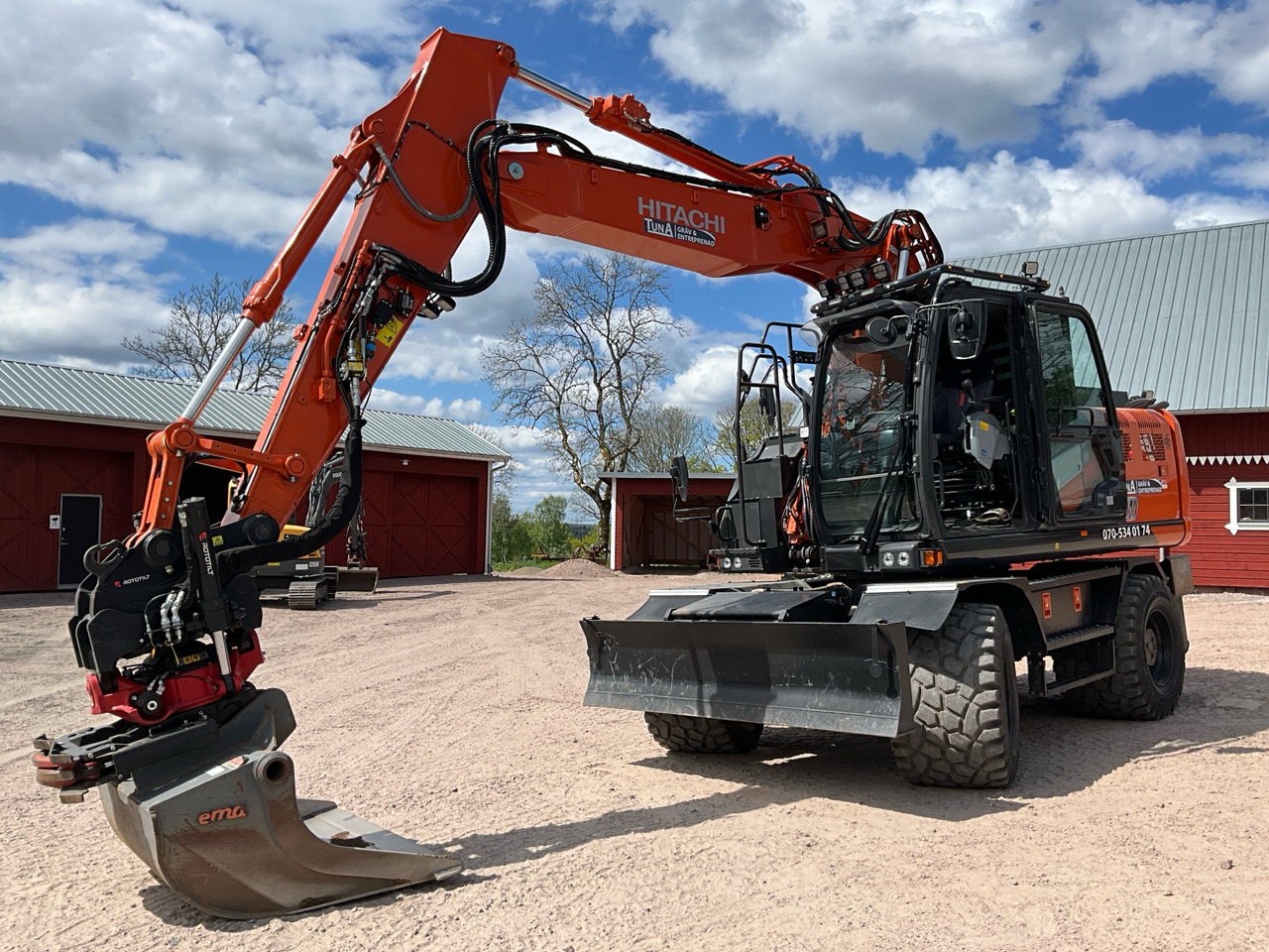 Hitachi ZX180W-7 - Escavadeira: foto 1 Hitachi ZX180W-7 - Escavadeira: foto 1