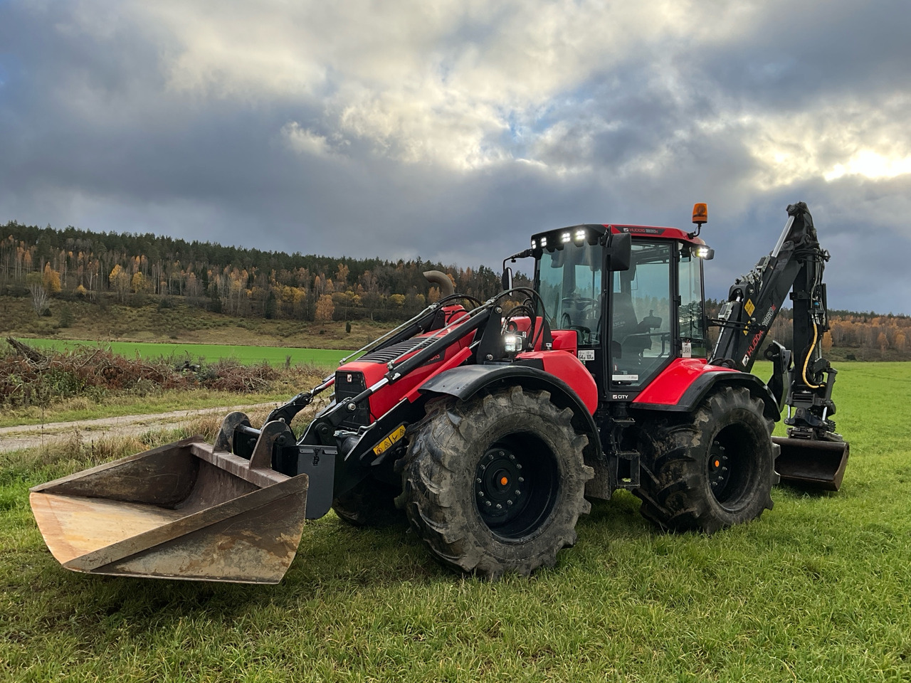 Huddig 1260E - Retroescavadeira: foto 1 Huddig 1260E - Retroescavadeira: foto 1