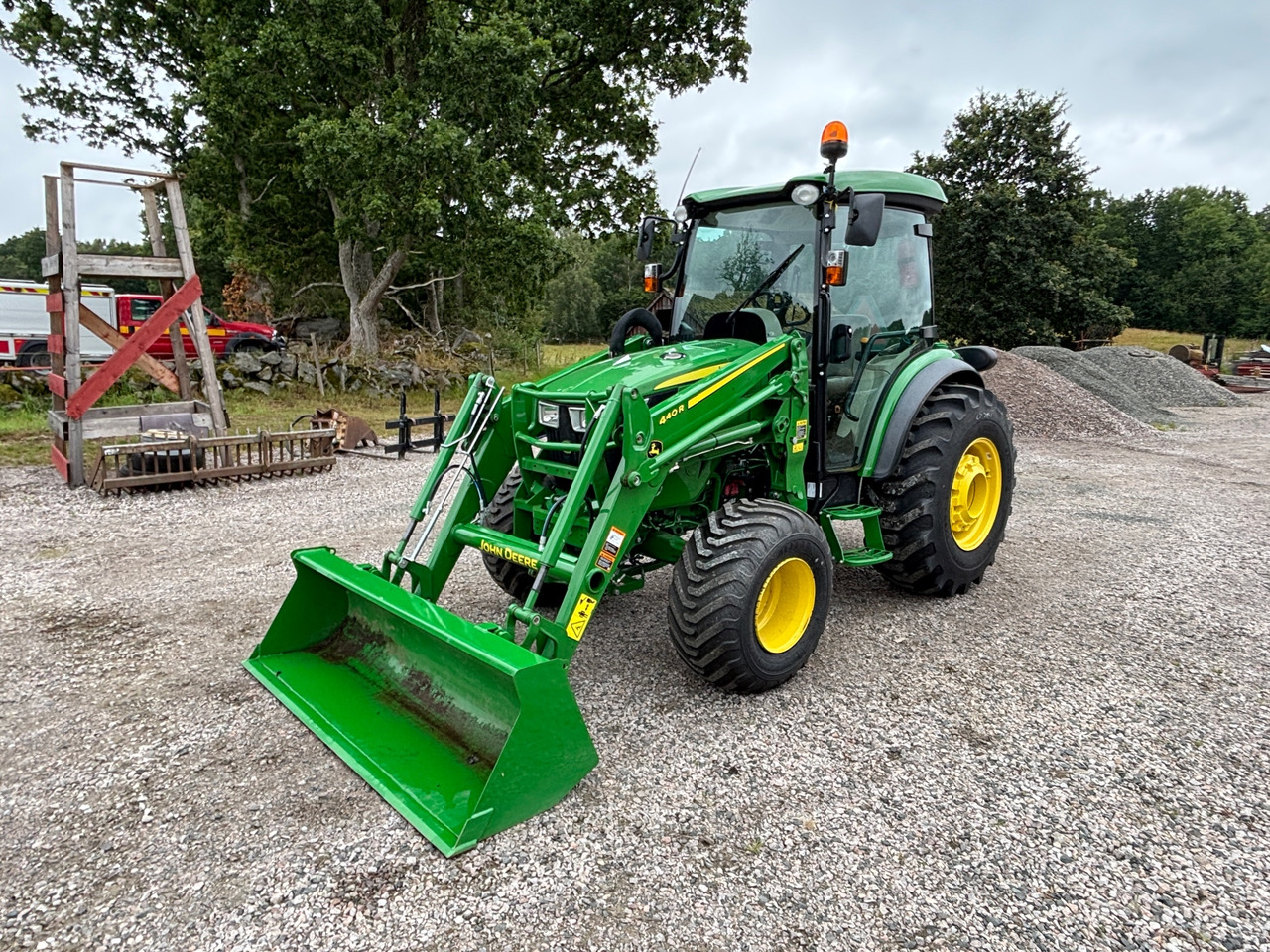 John Deere 4052R - Trator: foto 1 John Deere 4052R - Trator: foto 1