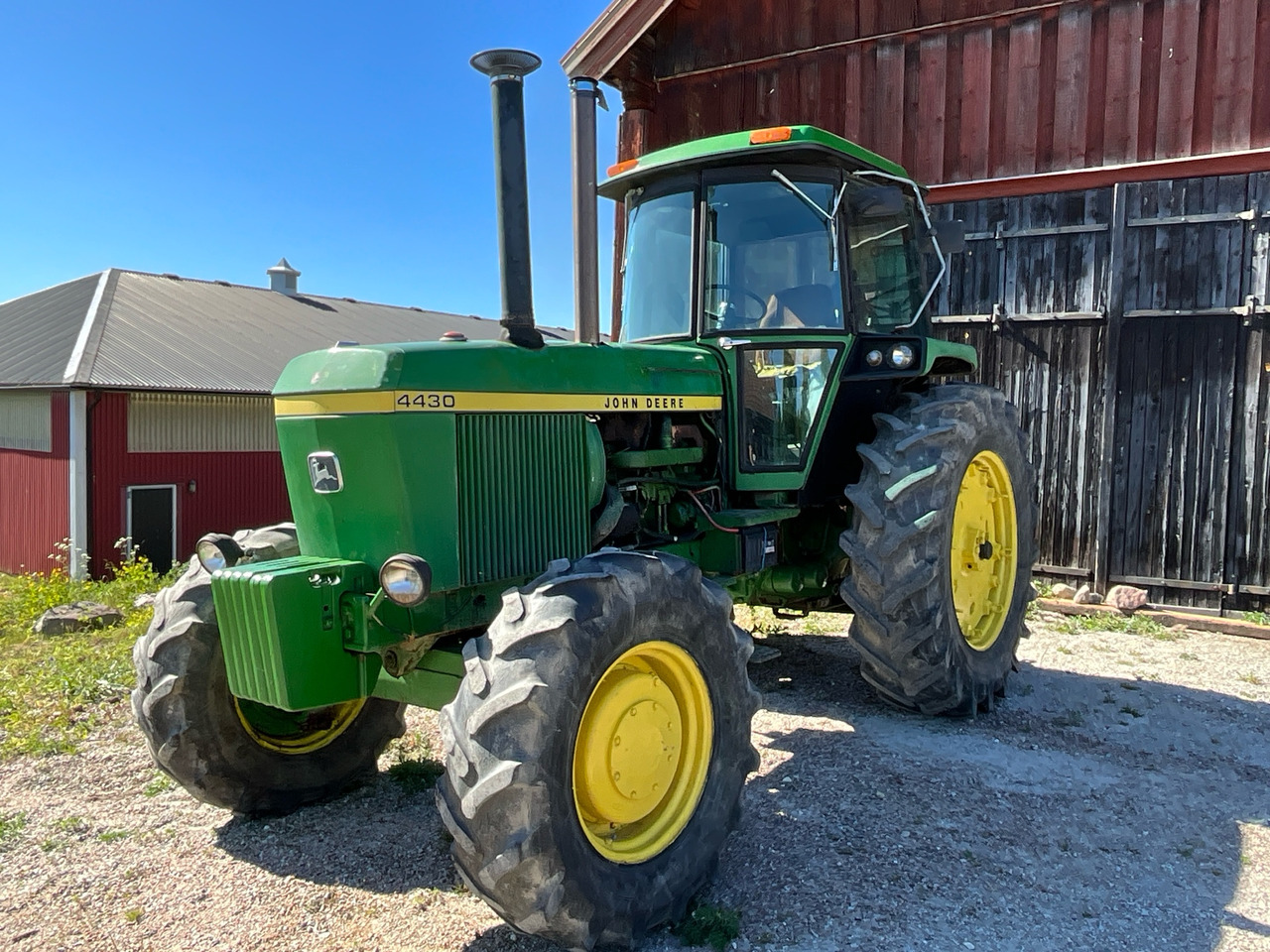 John Deere 4430 - Trator: foto 1 John Deere 4430 - Trator: foto 1