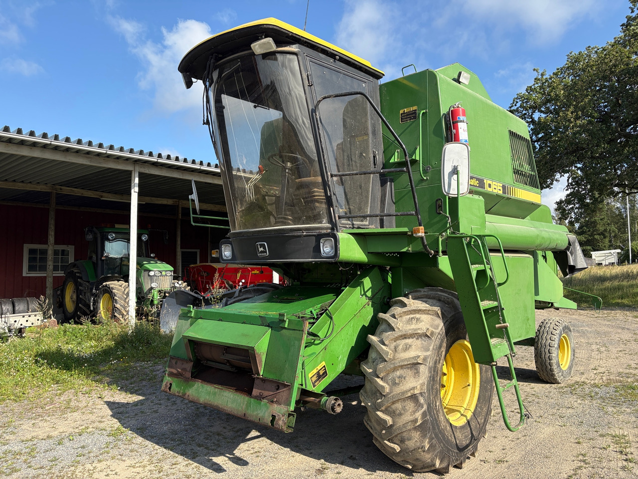 John Deere Revermatic 1065 - Ceifeira debulhadora: foto 1 John Deere Revermatic 1065 - Ceifeira debulhadora: foto 1