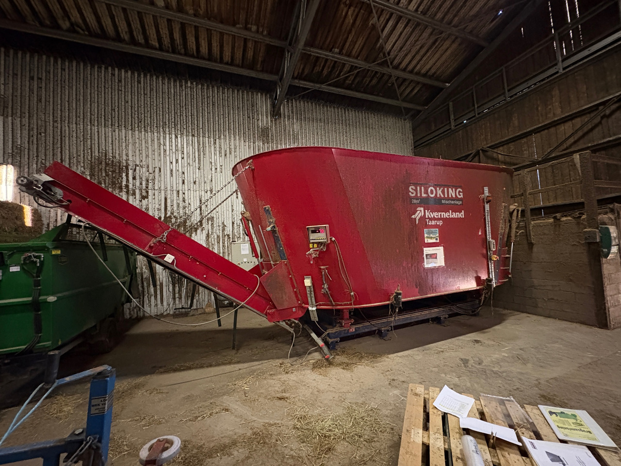 Kverneland SMA 28 - Equipamento de gado: foto 1 Kverneland SMA 28 - Equipamento de gado: foto 1