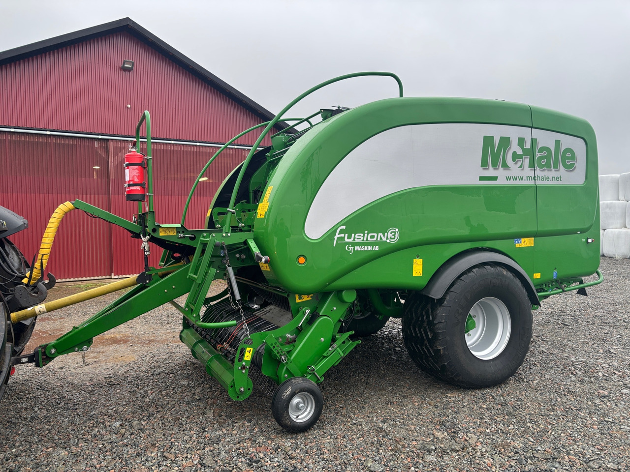 McHale Fusion 3 - Enfardadeira de fardos redondos: foto 1 McHale Fusion 3 - Enfardadeira de fardos redondos: foto 1