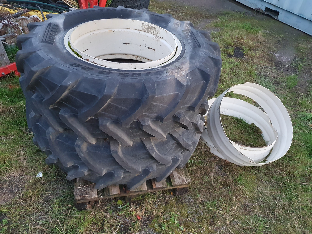 Pirelli 380/85R28 - Pneu para Máquina agrícola: foto 1 Pirelli 380/85R28 - Pneu para Máquina agrícola: foto 1