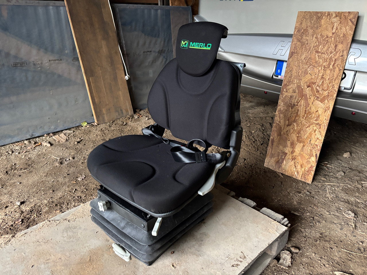 Seat - Equipamento de construção: foto 1 Seat - Equipamento de construção: foto 1