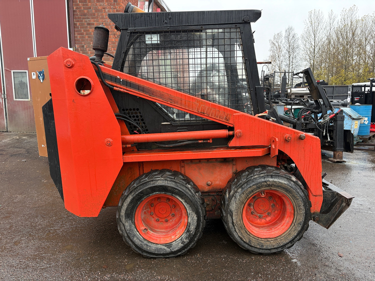 Thomas T173 - Equipamento de construção: foto 1 Thomas T173 - Equipamento de construção: foto 1