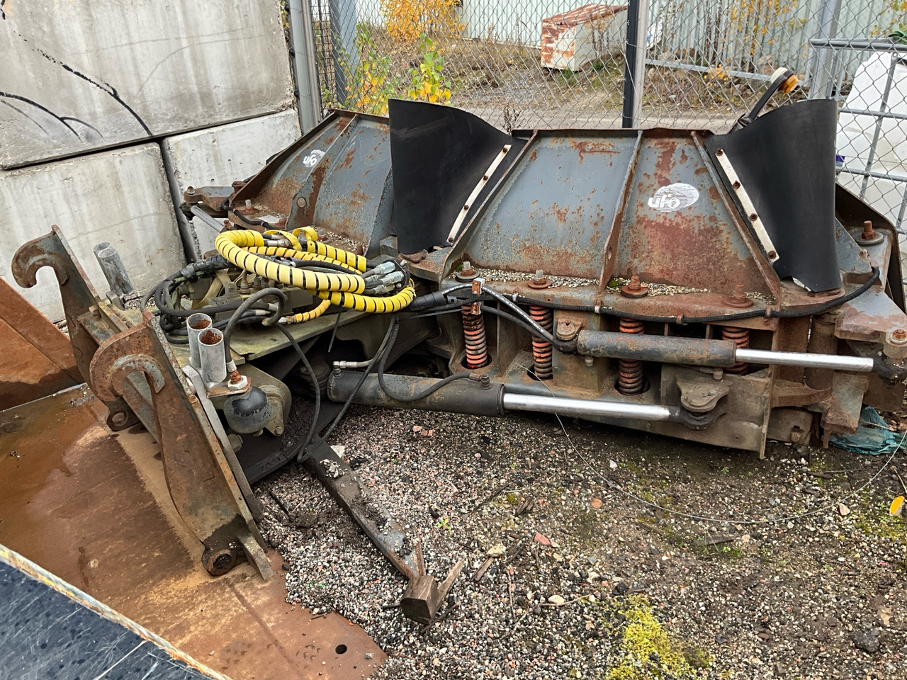 Ufo  - Lâmina limpa-neves: foto 1 Ufo  - Lâmina limpa-neves: foto 1