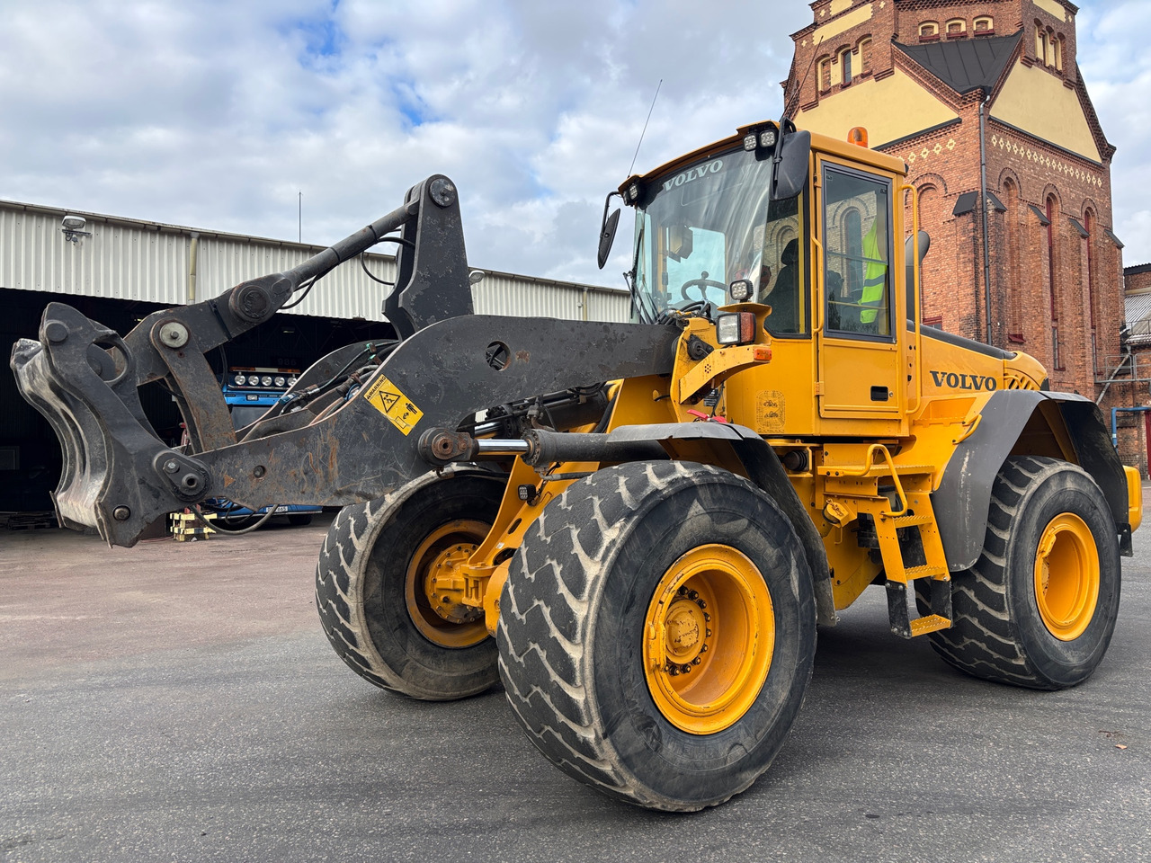 Volvo L90E - Pá carregadora de rodas: foto 1 Volvo L90E - Pá carregadora de rodas: foto 1