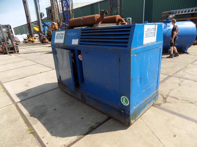 Bredenoord Bredenoord BRDE 60 KVA deutz F6L 913 - Gerador elétrico: foto 3 Bredenoord Bredenoord BRDE 60 KVA deutz F6L 913 - Gerador elétrico: foto 3