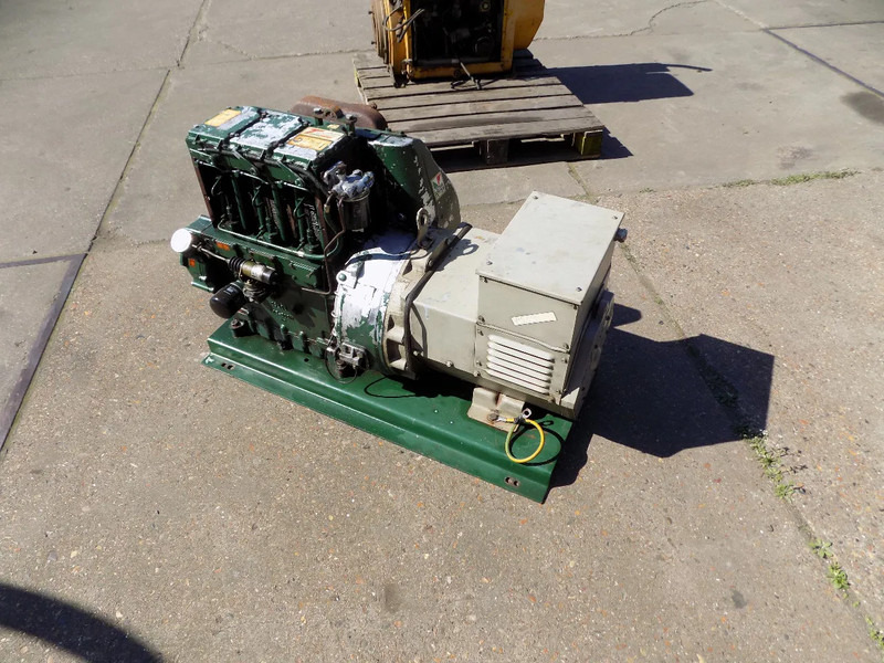 Lister aggregaat lister 25 kva met stamford dynamo - Gerador elétrico: foto 1 Lister aggregaat lister 25 kva met stamford dynamo - Gerador elétrico: foto 1