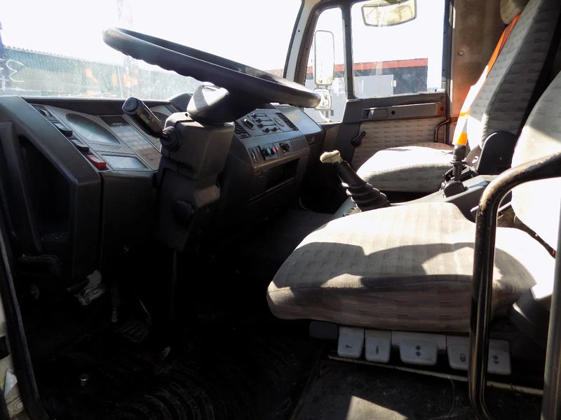 MAN 8.136 MAN 8.163 koel vrieswagen met laadklep - Camião frigorífico: foto 5 MAN 8.136 MAN 8.163 koel vrieswagen met laadklep - Camião frigorífico: foto 5