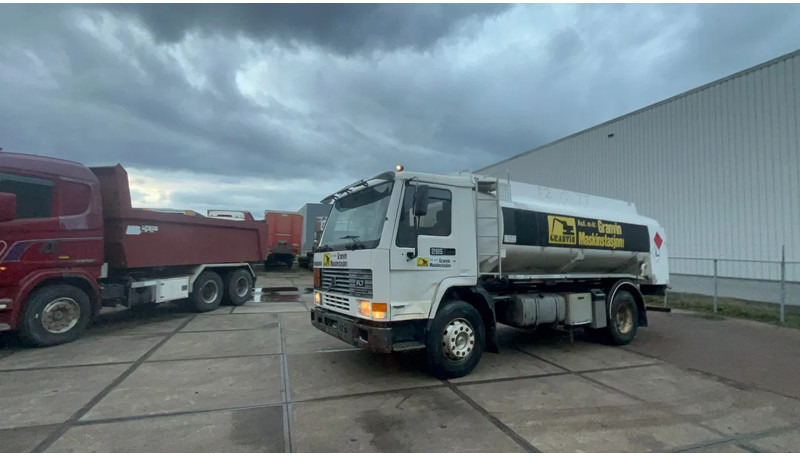 Volvo FL 7 Volvo FL7 285 Fuel tanker 4x2 - Camião cisterna: foto 2 Volvo FL 7 Volvo FL7 285 Fuel tanker 4x2 - Camião cisterna: foto 2