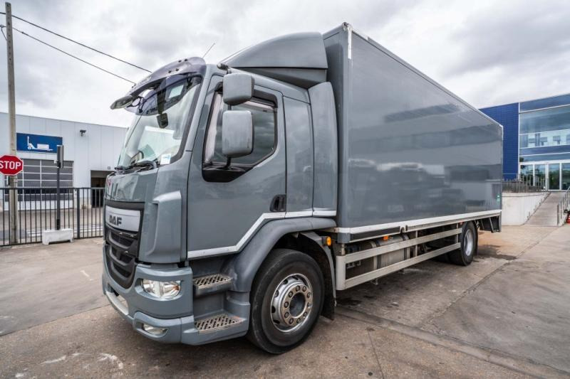 DAF LF 55.220(19 T-E6 )+DHOLLANDIA 2TON - Camião furgão: foto 1 DAF LF 55.220(19 T-E6 )+DHOLLANDIA 2TON - Camião furgão: foto 1