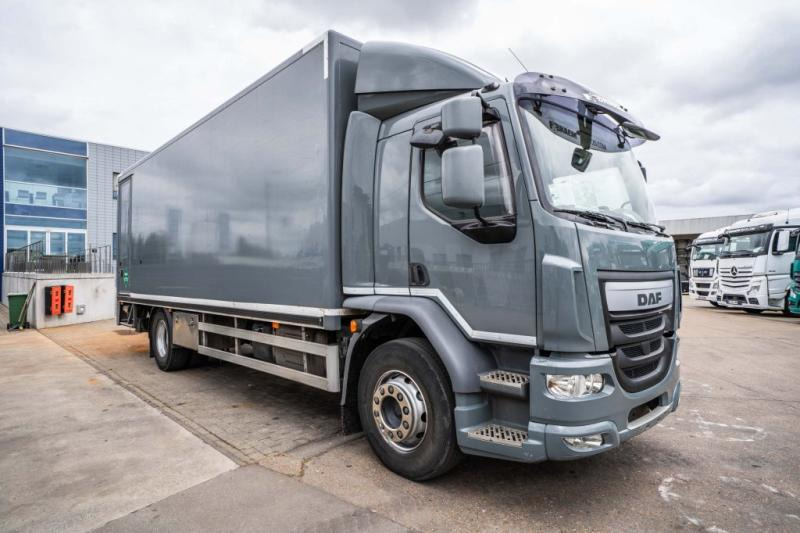 DAF LF 55.220(19 T-E6 )+DHOLLANDIA 2TON - Camião furgão: foto 2 DAF LF 55.220(19 T-E6 )+DHOLLANDIA 2TON - Camião furgão: foto 2