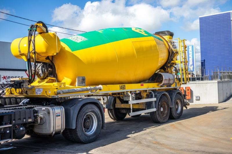 DE BUF BETON MIXER/MALAXEUR/MISCHER-10M3 - Semi-reboque betoneira: foto 1 DE BUF BETON MIXER/MALAXEUR/MISCHER-10M3 - Semi-reboque betoneira: foto 1