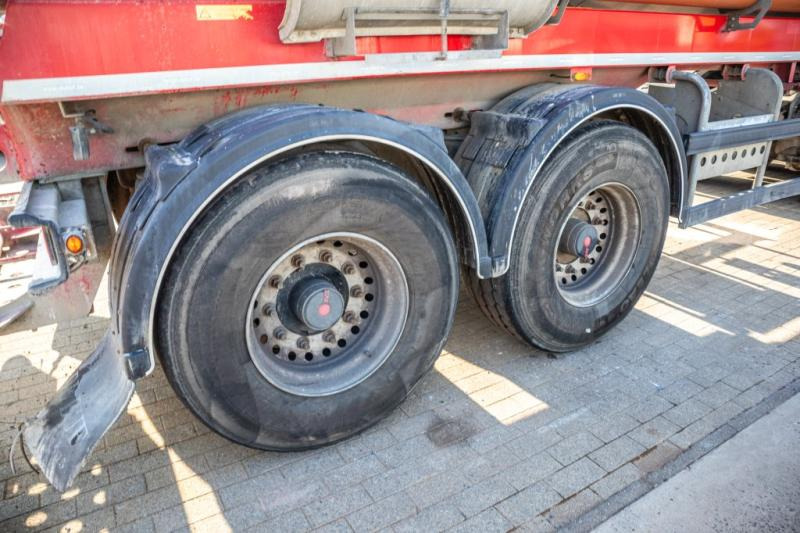 DE BUF BETON MIXER/MALAXEUR/MISCHER 12M3 - Semi-reboque betoneira: foto 5 DE BUF BETON MIXER/MALAXEUR/MISCHER 12M3 - Semi-reboque betoneira: foto 5