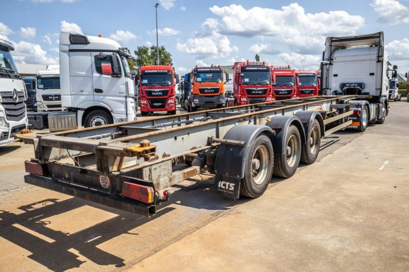 Fruehauf CONTAINERCHASSIS 40' - Semi-reboque transportador de contêineres/ Caixa móvel: foto 4 Fruehauf CONTAINERCHASSIS 40' - Semi-reboque transportador de contêineres/ Caixa móvel: foto 4