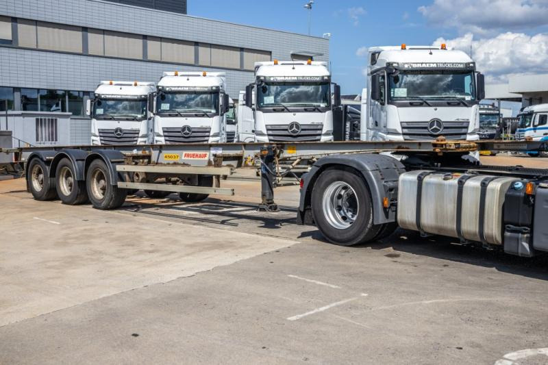Fruehauf CONTAINERCHASSIS 40' - Semi-reboque transportador de contêineres/ Caixa móvel: foto 3 Fruehauf CONTAINERCHASSIS 40' - Semi-reboque transportador de contêineres/ Caixa móvel: foto 3