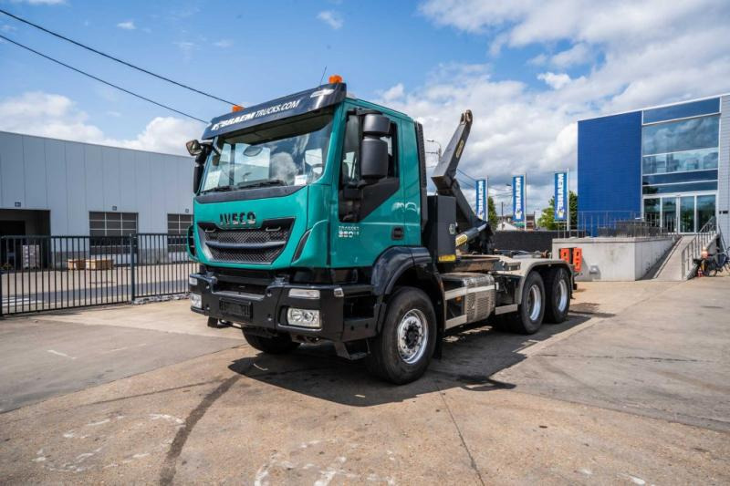 Iveco TRAKKER 360-6x4-PALFINGER - Camião polibenne: foto 1 Iveco TRAKKER 360-6x4-PALFINGER - Camião polibenne: foto 1