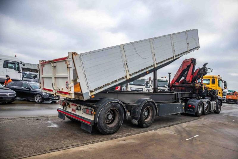 Kwb KIPPER + FASSI F245A/5X - Semi-reboque basculante: foto 3 Kwb KIPPER + FASSI F245A/5X - Semi-reboque basculante: foto 3