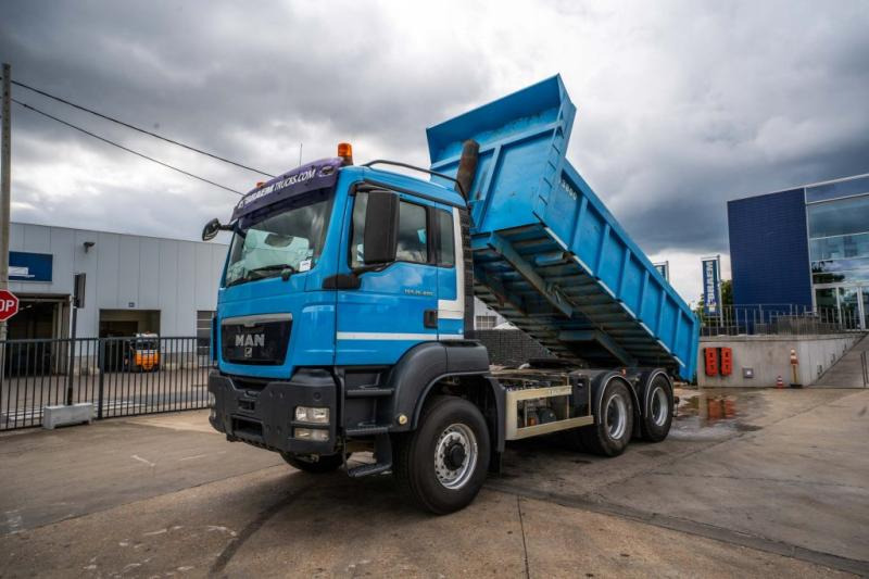 MAN TGS 26.400 BL 6X6H - TRACTOR / TIPPER - Camião basculante: foto 1 MAN TGS 26.400 BL 6X6H - TRACTOR / TIPPER - Camião basculante: foto 1