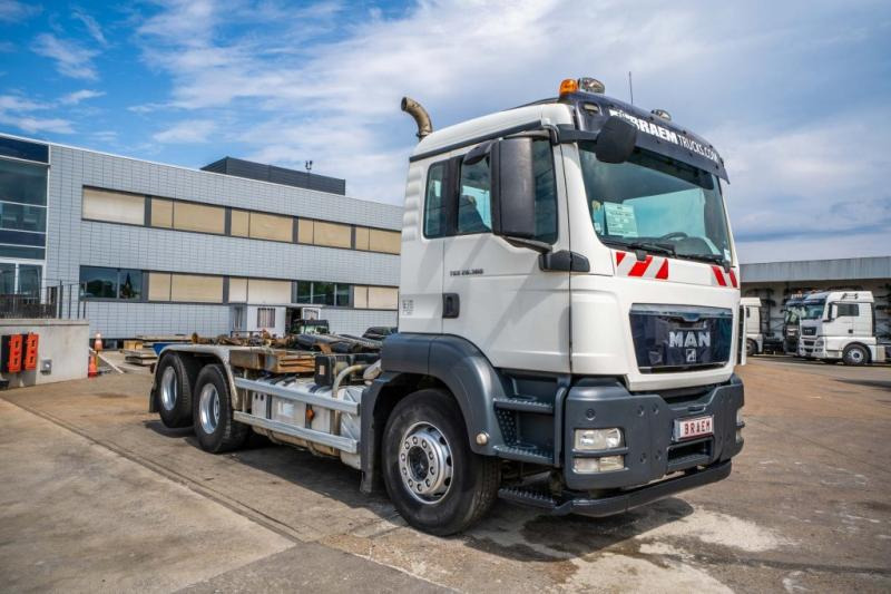 MAN TGS 28.360 BL+INTARDER+10 Pneus/tires - Camião polibenne: foto 2 MAN TGS 28.360 BL+INTARDER+10 Pneus/tires - Camião polibenne: foto 2