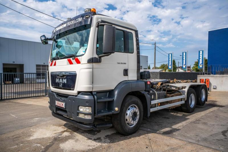 MAN TGS 28.360 BL+INTARDER+10 Pneus/tires - Camião polibenne: foto 1 MAN TGS 28.360 BL+INTARDER+10 Pneus/tires - Camião polibenne: foto 1
